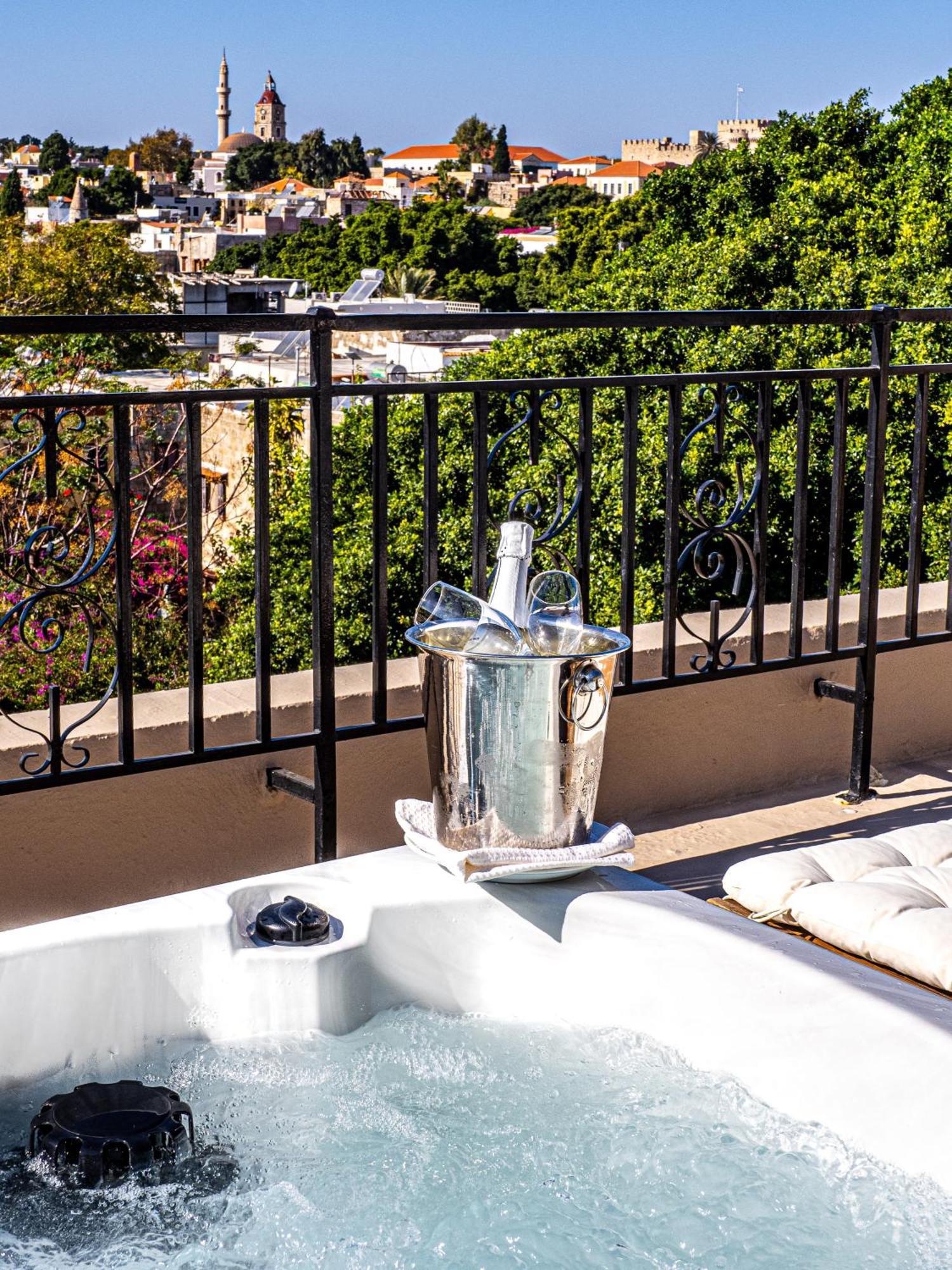 Rhodes City In Camera Art Boutique Hotel מראה חיצוני תמונה
